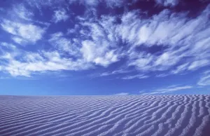 Cloudy Desert Sky Imprime: DESERT - Sky, Clouds & Dunes