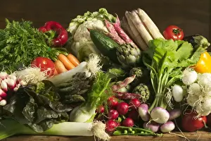 Fresh Produce Display Imprime: Table full of Vegetables