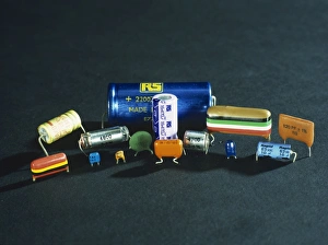 Imágenes de marzo de 2005: Capacitors