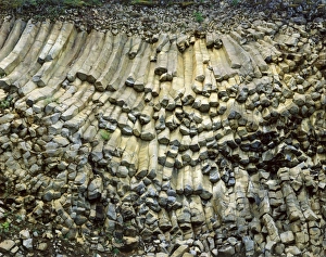 Basalt Formations Imprime: Columnar basalt