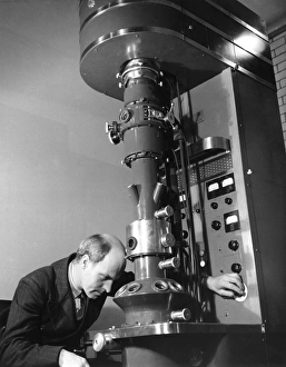 Imágenes de septiembre de 2008: Microscopio de electrón temprano