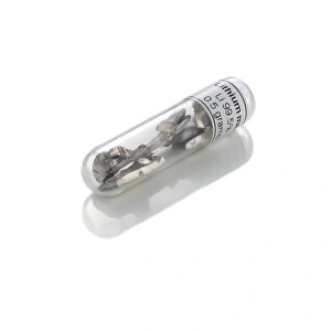 Impresiones de Lithio. Vial containing a sample of alkali metal Li (Li). El litio tiene muchas usos Imágenes fechadas en enero de 2012: Lithium