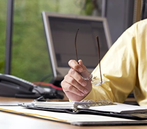Businessman At Desk Imprime: Office computing