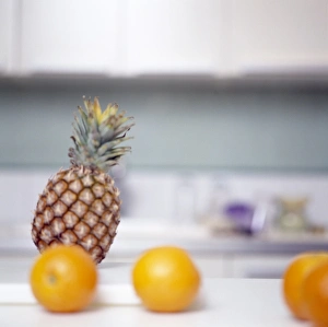 Pineapple Nutrition Imprime: Pineapple and oranges