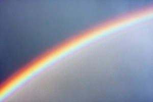 Impresiones de Arco Iris, imagen que muestra los arcos suplementarios debajo del arco principal de un arco iris Imágenes fechadas en marzo de 2010: Rainbow