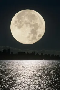 Imágenes fechadas en febrero de 2006: Luna llena