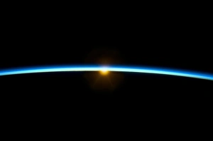 Estación Espacial ISS Imprime: Atardecer desde la órbita de la Tierra