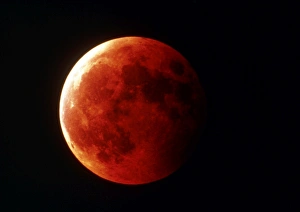 Lunar Eclipse Imprime: Total eclipse of the Moon in October 1996