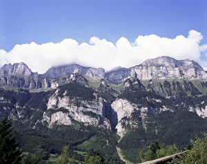 Central European Geology Imprime: The Churfirsten Range