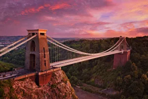 Ponte de suspensión de Clifton al atardecer en las colinas de Cliften y Bristol Inglaterra Reino Unido Europa