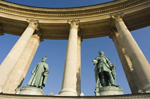 Heroes Square Hungary Imprime: Colonnade, Heroes Square
