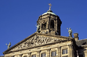 Royal Palace Amsterdam Imprime: Detail of the decoration of the upper part and clock