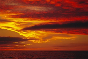 Red Clouds At Sunset Imprime: Dramatic sky and red clouds at sunset, Antarctica, , Polar Regions