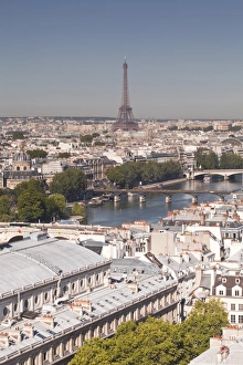 European City Photography Imprime: Looking over the rooftops of Paris to the Eiffel Tower, Paris, France, Europe