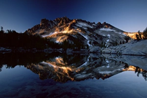 Mirror Image Of Mountains Imprime: McClellan Peak