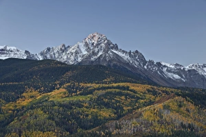 Colorado Mountain Landscape Imprime: Mount Sneffels at first light with a dusting of snow in the fall