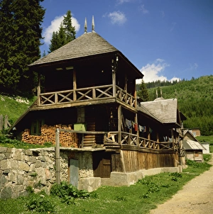 Impresiones de La monasterio de la Petra Ortodoxa en las Montañas del Bucegi y los Cárpatos en Transilvania Rumania Europa Rumanía Imprime: El monasterio de la Pesteora Ortodoxa en las Montañas del Bugăi