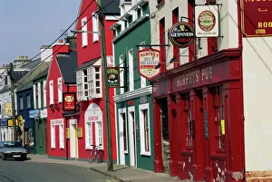 Impresiones de Pubicaciones en Dingle, Condado de Kerry, Munster, Irlanda (República de Irlanda), Europa Imágenes Relacionadas Imprime: Pubes en Dingle