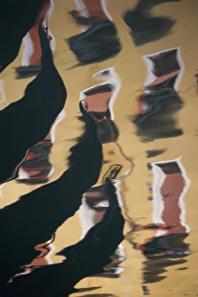 European Cityscape Images Imprime: Reflection of gondola prows