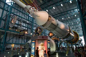 América Imprime: Coletivo Saturno V, módulos de Comando y Servicio y traje espacial del Apolo 13