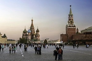 Patrimonio Imprime: La catedral de San Basilio y el Kremlin en la Plaza Roja
