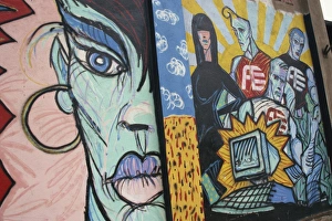 Gdansk Cityscape Photography Imprime: Techno murals on shipyard outer wall, Gdansk, Pomerania, Poland, Europe