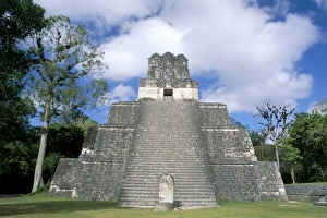 Tikal National Park Attractions Imprime: Temple 2 from the front
