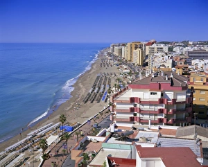 Blue Sky Photography Imprime: View over the seafront and beach