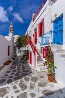 Cyclades Islands Map Imprime: View of whitewashed cobbled street, Mykonos Town, Mykonos, Cyclades Islands