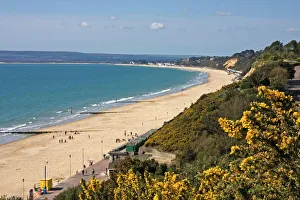 Playa Oeste y Acantilados de Bournemouth; Bahía de Poole en Dorset Inglaterra Reino Unido Europa