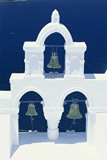 Bell Tower In Greece Imprime: Whitewashed belltower