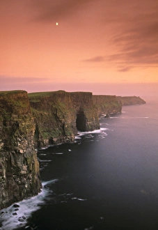 Impresiones de Acantilados de Moher, Condado de Clare, Irlanda Imágenes Relacionadas Imprime: Acantilados de Moher, Co