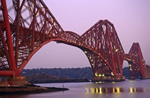 Ponte del Puente de la Cuarta Ruta, Estrecho de Forth, Edimburgo, Escocia