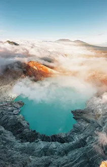 Ijen Volcano Imprime: Ijen Volcano from above, Java, Indonesia