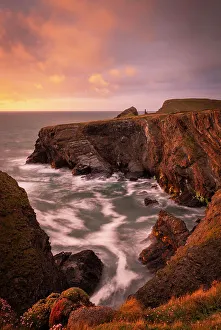 English Coastline Imprime: Sunset over the dramatic cliffs of North Cornwall, England. Spring (May) 2021