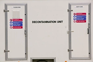 Emergency Response Equipment Imprime: A decontamination unit