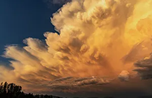 Chuck Haney Photography Imprime: Dramatic storms clouds at sunset in Whitefish, Montana, USA