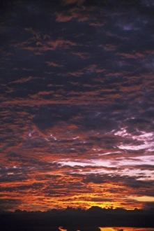 Tranquil Outdoor Scene Imprime: Sunset over clouds
