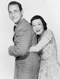 Vintage TV Comedians Imprime: SID CAESAR INVITES YOU, from left: Sid Caesar, Imogene Coca, 1958