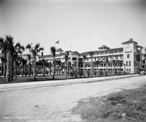 William Henry Jackson Photography Imprime: HOTEL ORMOND, c1900. The Hotel Ormond in Ormond