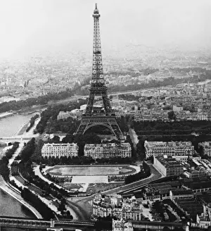 Eiffel Tower Aerial View Imprime: Eiffel Tower