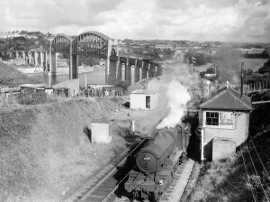 Isambard Kingdom Brunel Imprime: Locomotora a vapor No. 6319, con un tramo de carga.