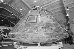 NASA Space Exploration Imprime: Apollo 13 Command Module