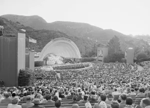 Mountain Backdrop Scenery Imprime: View of Easter Services