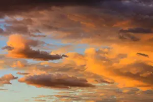 Dramatic Evening Light Imprime: Cloud formations, evening sky, Namibia