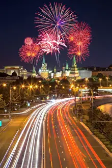 Imágenes fechadas el 14 de agosto de 2014: Fuego artístico sobre el Kremlin.