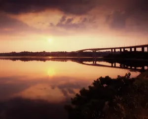 Derry Imprime: Puente de Foyle, Derry, Río Foyle, Condado de Derry, Irlanda
