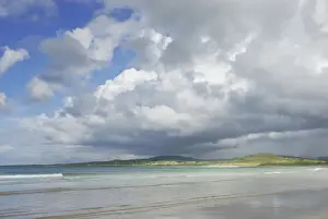 Donegal Coastline Photography Imprime: Light patterns on flat sandy beach with clouds