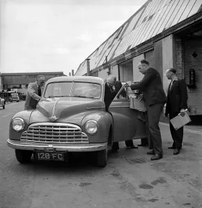 Vintage Vehicle Images Imprime: Morris Testing