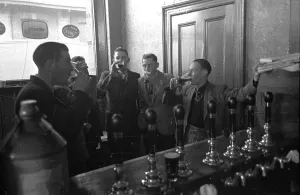 British Pub Scene Imprime: Work Over